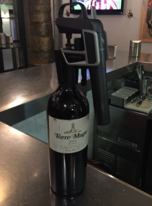 ¿Se puede chatear en un bar un vino de 5400 euros la botella?